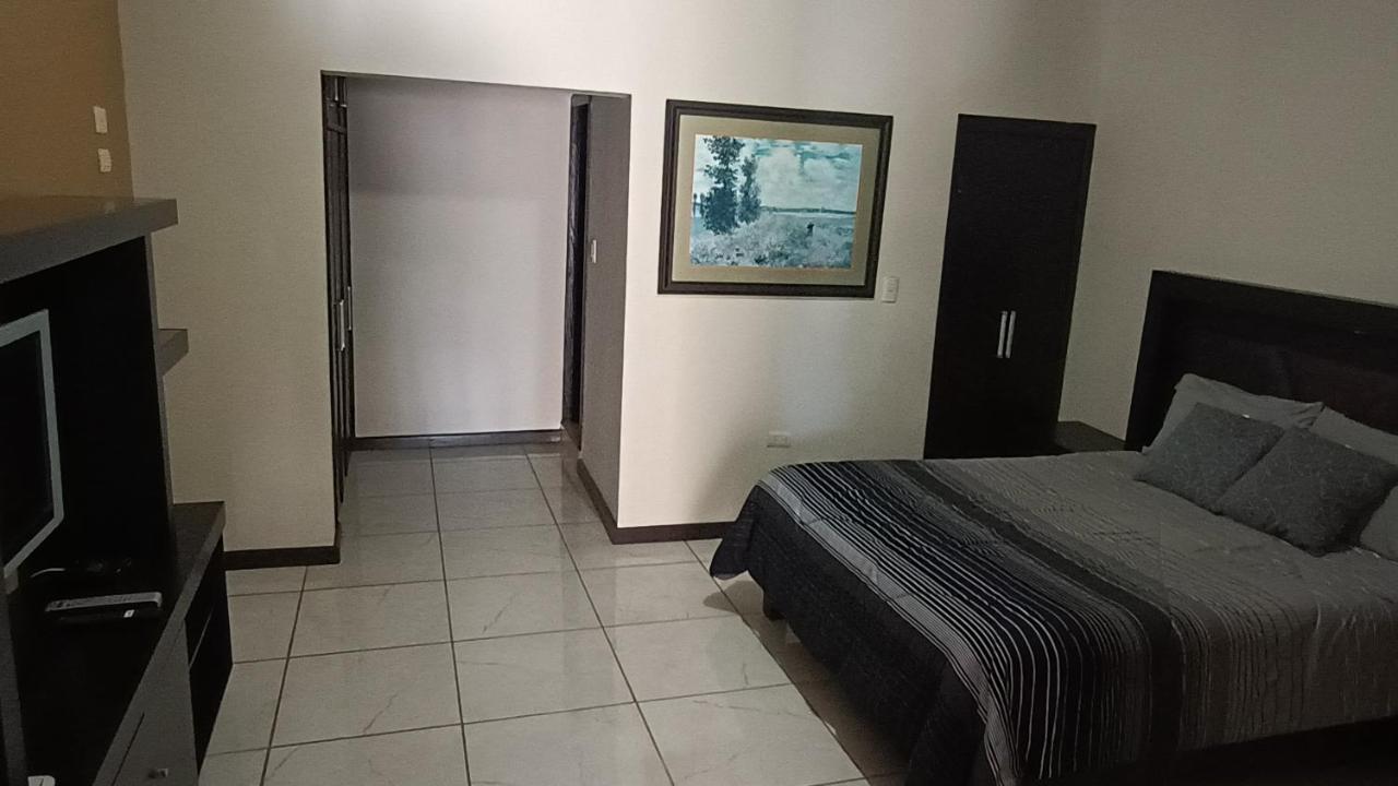 Suites Entrelagos Ciudad Obregón المظهر الخارجي الصورة